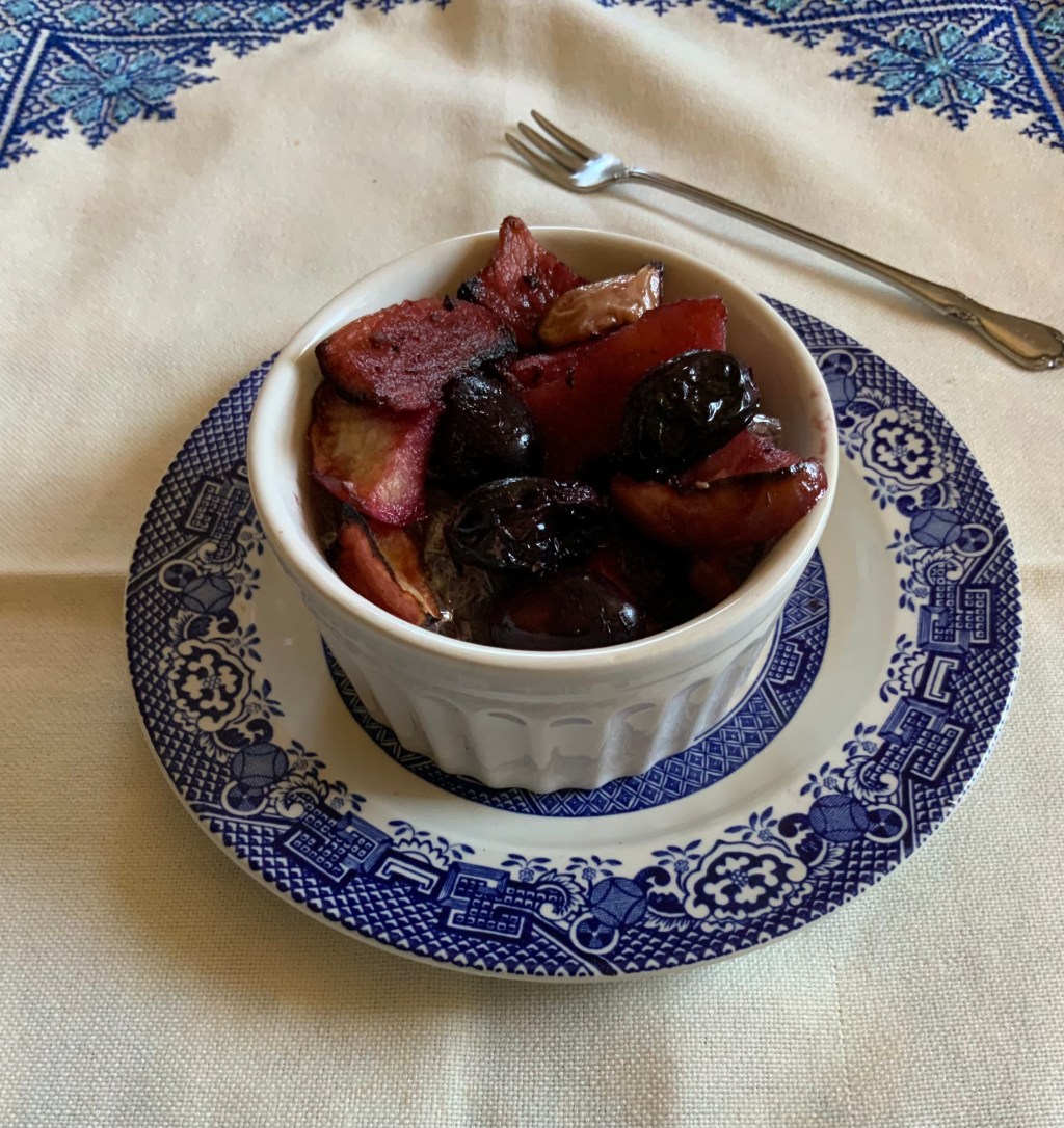 Roasted Black Grapes and Apples ~ an apéritif&nbsp;condiment