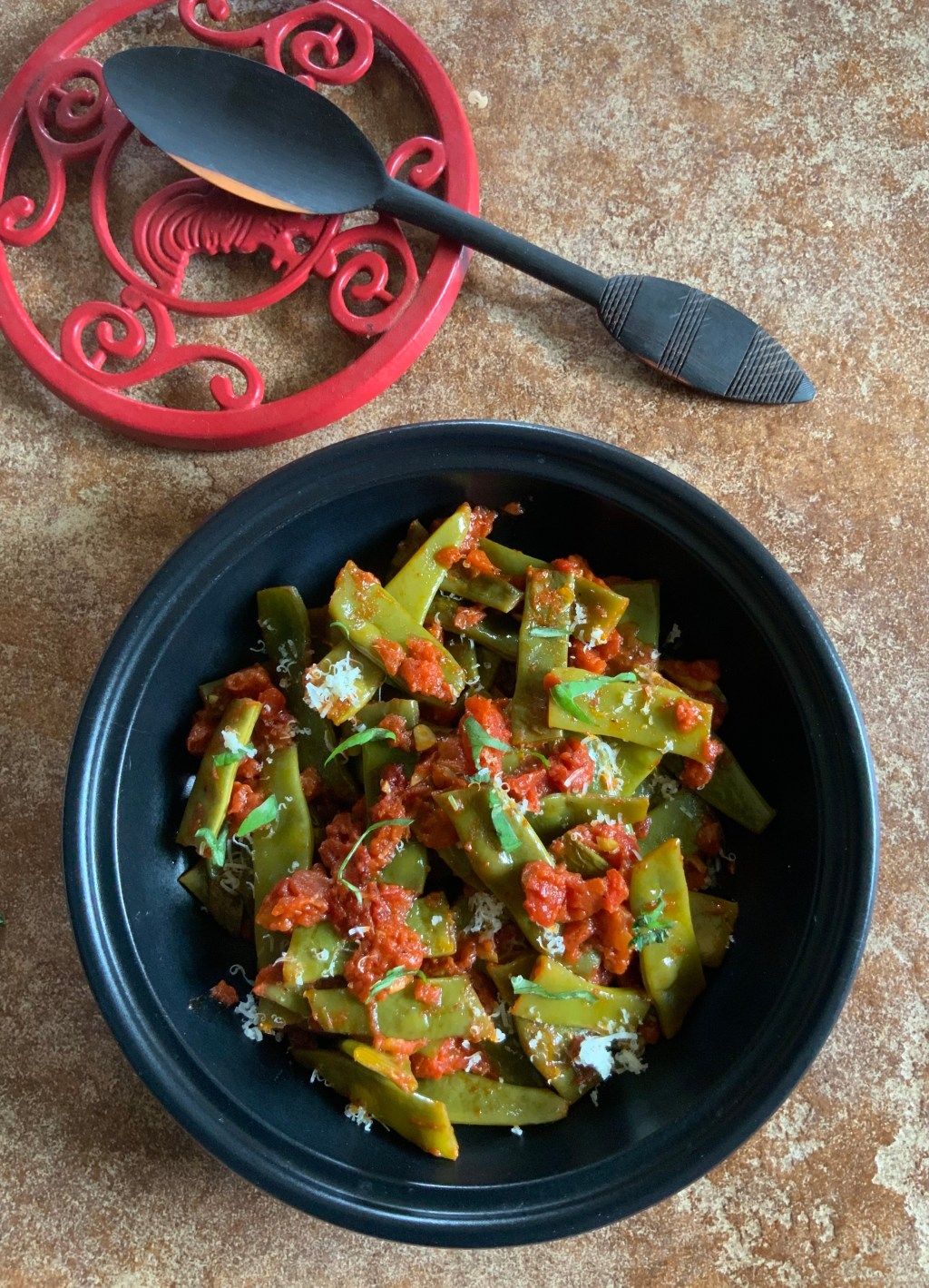 Fagiolini piattoni al pomodoro ~ Romano beans with tomato and fresh basil